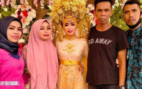 Chú rể ngất xỉu ngay trong đám cưới, cô dâu biến thành góa phụ chỉ 3 ngày sau đó Ảnh 2