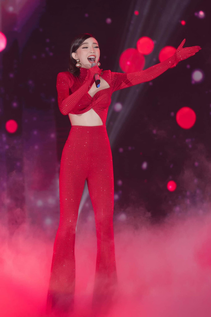 Tóc Tiên 'khóc thét' không dám nhìn lại hình ảnh của mình cách đây 13 năm Ảnh 10