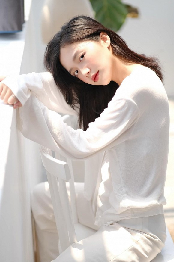 Hé lộ danh tính 'tình mới' rich kid Trung Japan: Nhan sắc cực xinh, 3 vòng quyến rũ 'đốn tim' mọi ánh nhìn Ảnh 11