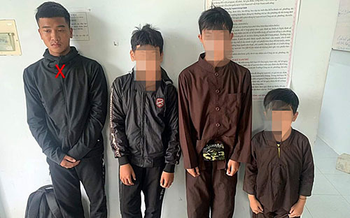 Bắt nam thanh niên 20 tuổi chăn dắt trẻ em, ép giả khiếm thị đi xin ăn Ảnh 2