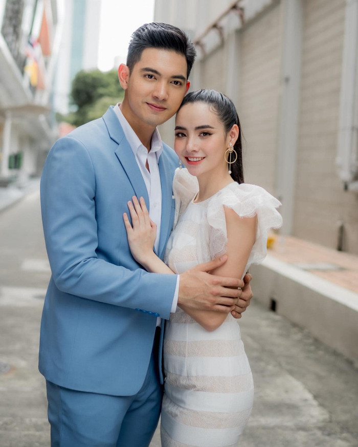 'Cặp đôi màn ảnh' mới nổi của đài 7 Kem Hussawee và Mookda Narinrak