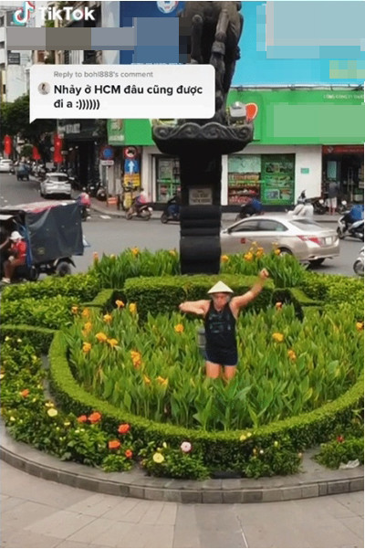 Liên tục có hành động chế giễu văn hóa Việt, chàng trai Tây nhận 'gạch đá' từ dân mạng Ảnh 5