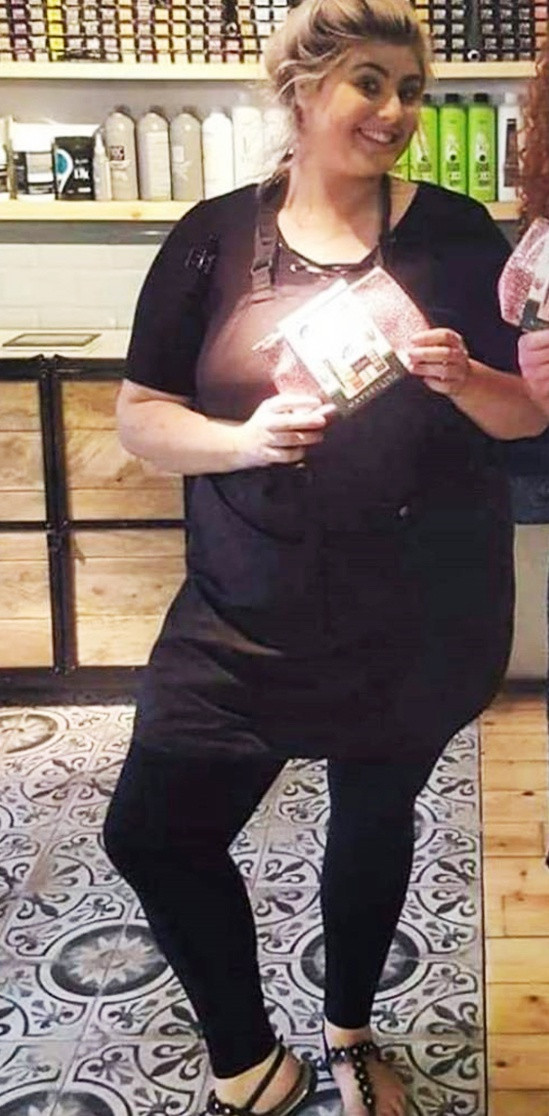 Cô nhanh chóng nặng trên 100 kg vì thói quen ăn uống không khoa học.