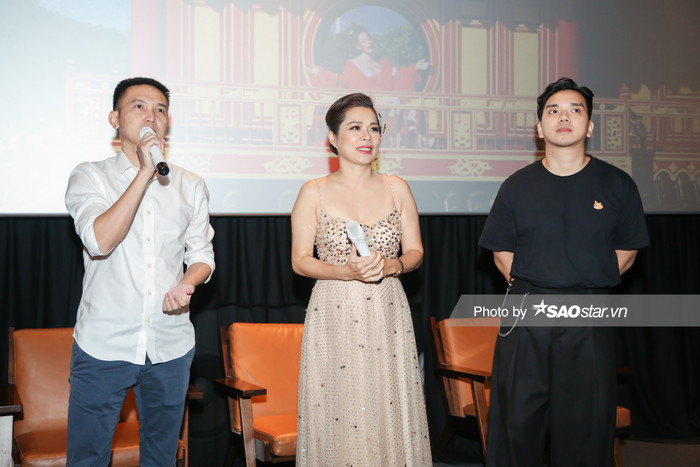 Điều thú vị làm nên sự đặc biệt của bài hát so với bản hit đình đám của Mỹ Lệ 20 năm trước là O’Mileh trình diễn với cây đàn cello.