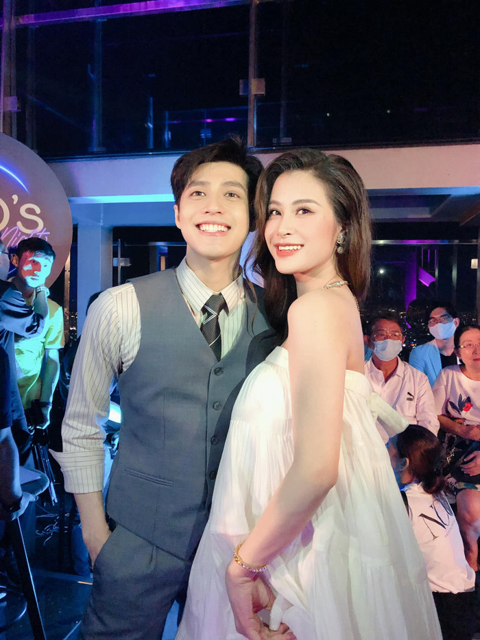 Han Sara đăng ảnh mừng sinh nhật Đông Nhi: Cách nhau 12 tuổi nhưng nhan sắc khó phân định thắng thua Ảnh 5