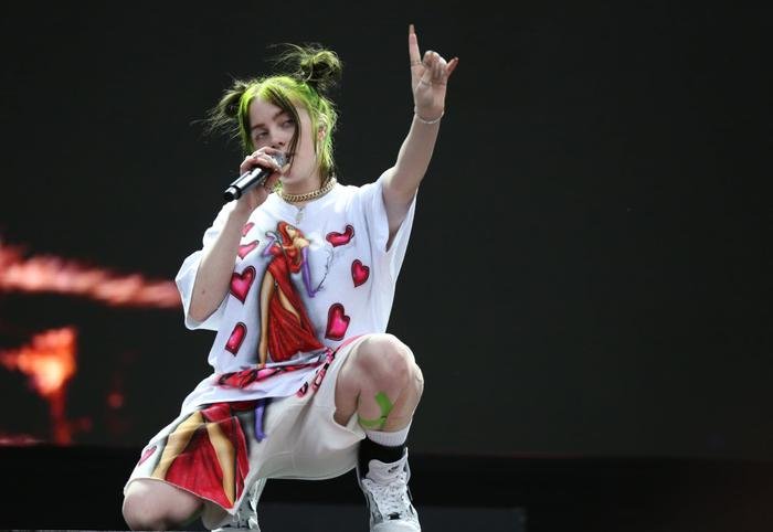 Xuất hiện giản dị, Billie Eilish vẫn gây bất ngờ với thân hình ở tuổi 18 Ảnh 4