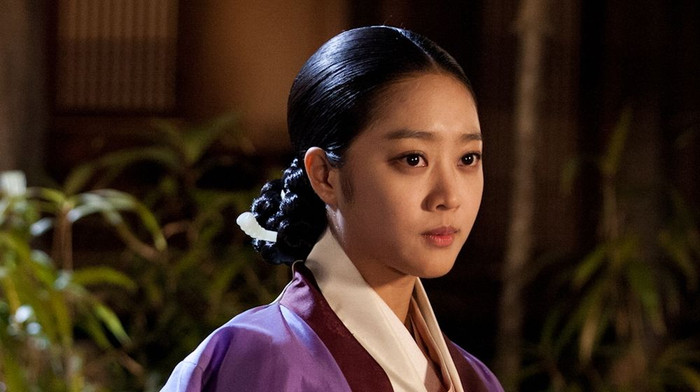 Ngoại hình hơi mũm mĩm cùng nước da tối màu khiến mỹ nữ 29 tuổi chưa nhận được sự đánh giá cao