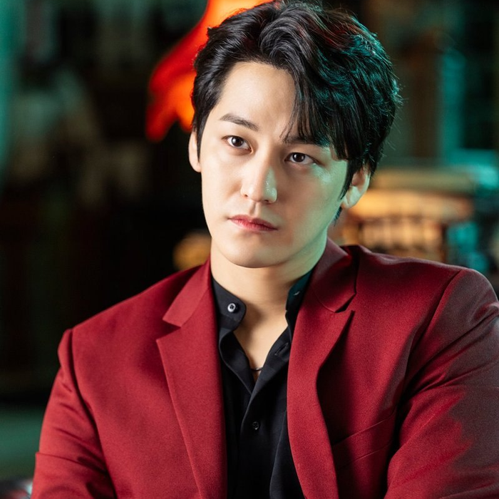 Sự quan tâm của khán giả dành cho 'daddy' Kim Bum còn nhiều hơn cả Lee Dong Wook