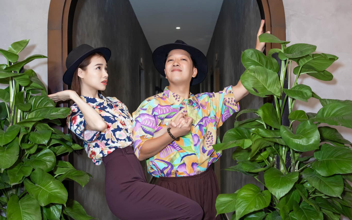 Nhã Phương diện áo bà ba, quần lụa ton sur ton với 'Mười Khó' Trường Giang Ảnh 2