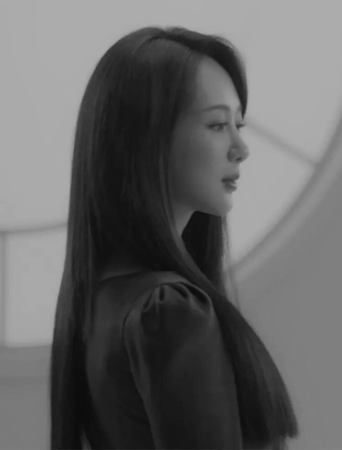 Dương Tử khoe tóc mượt mà trong loạt ảnh đen trắng Ảnh 3