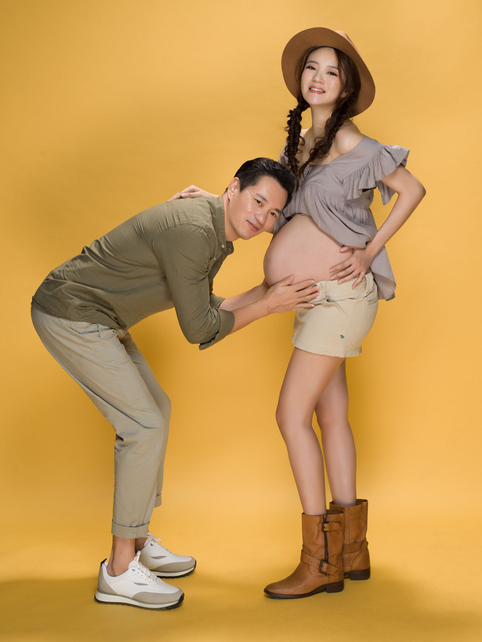 Qua những khoảnh khắc tình tứ của hai vợ chồng có thể thấy cuộc sống gia đình của An Dĩ Hiên vô cùng ấm áp, hạnh phúc