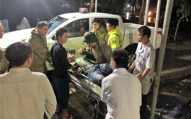 Sạt lở thủy điện Rào Trăng 3: Đưa 5 người bị thương đi bệnh viện, tiếp tục tìm kiếm 13 người mất tích Ảnh 2