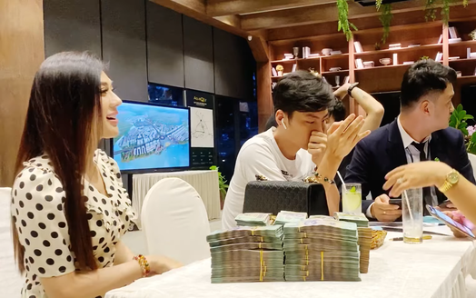 Lâm Khánh Chi vác cả balo tiền để đi mua biệt thự mới Ảnh 2