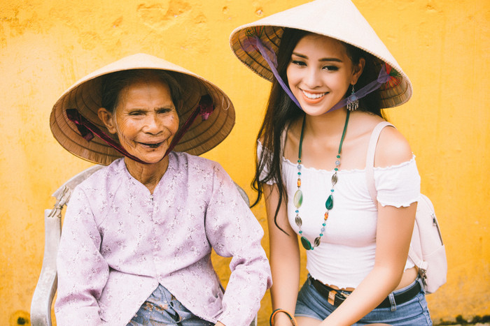 Nhân dịp Tết Nguyên Đán 2019, vào ngày 11/01/2019 Hoa hậu Trần Tiểu Vy đã đến thăm và tặng quà cho 3 hộ nghèo thuộc diện bảo trợ xã hội, 10 hộ có hoàn cảnh khó khăn tại phường Sơn Phong và người già được nuôi dưỡng tại Trung tâm Bảo trợ xã hội TP.Hội An.