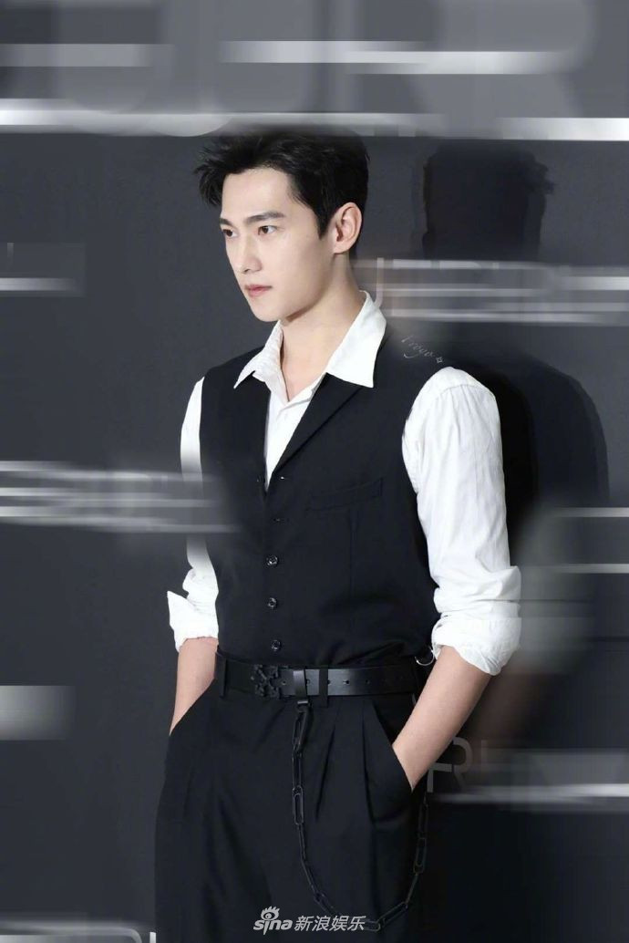 Dương Dương đẹp trai hay già nua như ông chú khi không qua photoshop? Ảnh 11