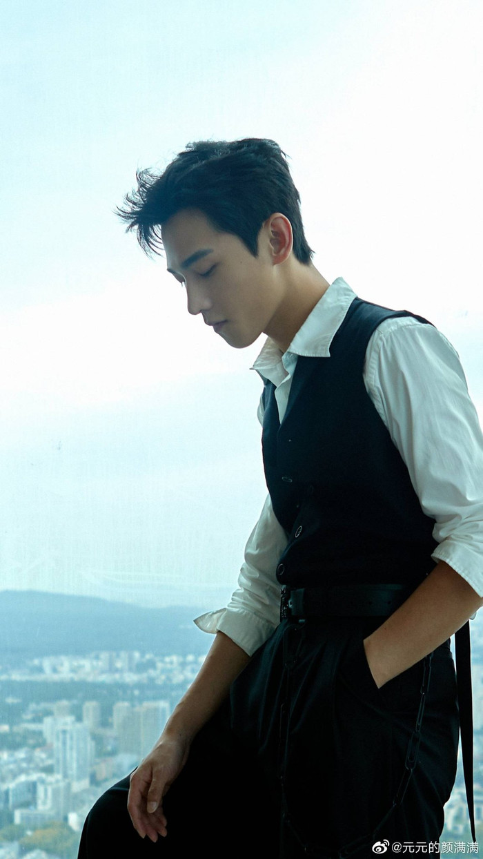 Dương Dương đẹp trai hay già nua như ông chú khi không qua photoshop? Ảnh 3