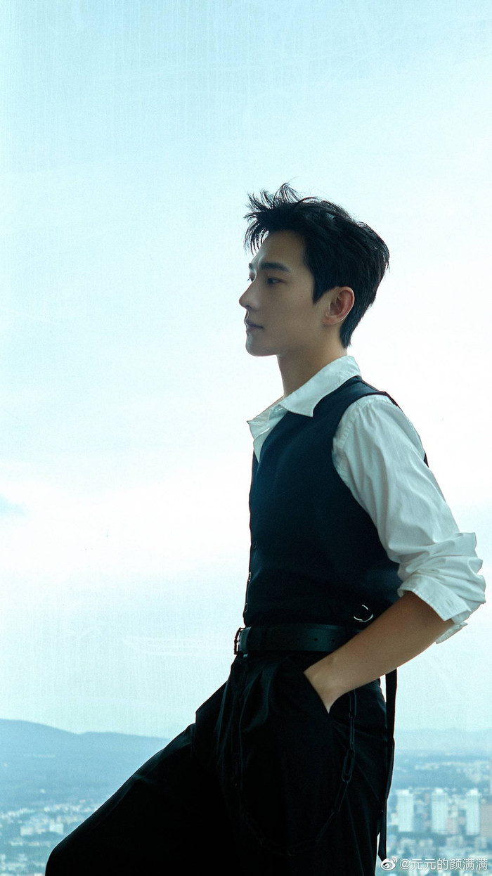 Dương Dương đẹp trai hay già nua như ông chú khi không qua photoshop? Ảnh 4