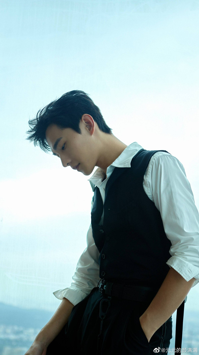 Dương Dương đẹp trai hay già nua như ông chú khi không qua photoshop? Ảnh 5