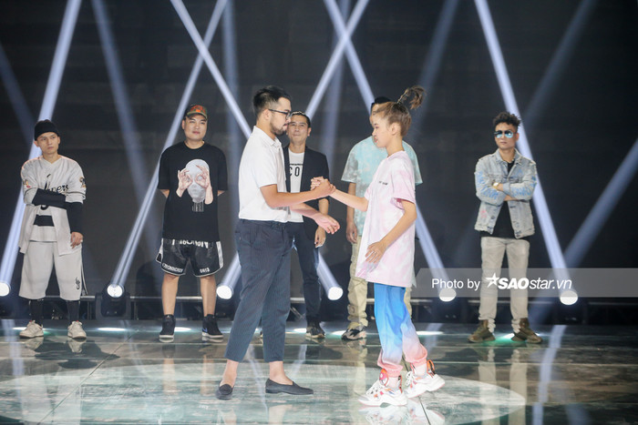 'Ông chú mặc suit' Rica chạm trán 'Cơ trưởng Pháo' trong màn đấu sinh tử cùng ngôi sao nhí Piggy Ảnh 3