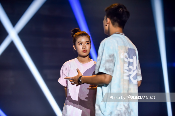 'Ông chú mặc suit' Rica chạm trán 'Cơ trưởng Pháo' trong màn đấu sinh tử cùng ngôi sao nhí Piggy Ảnh 7