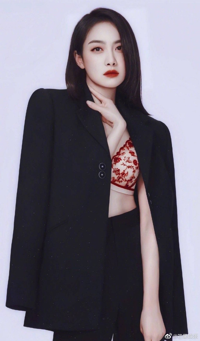 Và Tống Thiến sẽ khoác lên mình bộ váy này để múa mở màn trong ngày khai mạc 16/10.