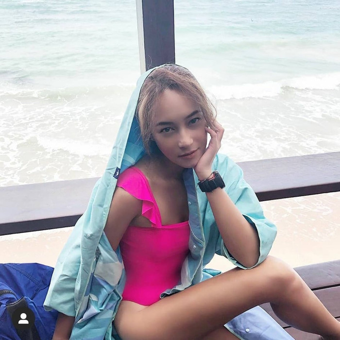 Bee Namthip bỏ theo dõi Film Thanapat, lộ ảnh hẹn hò nam chính đài 7 Ảnh 14