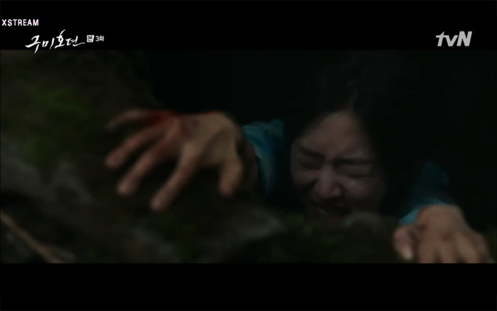 'Bạn trai tôi là hồ ly' tập 3: Jo Bo Ah bị hiến sống cho ác quỷ, Lee Dong Wook phá luật trời để giải cứu? Ảnh 27