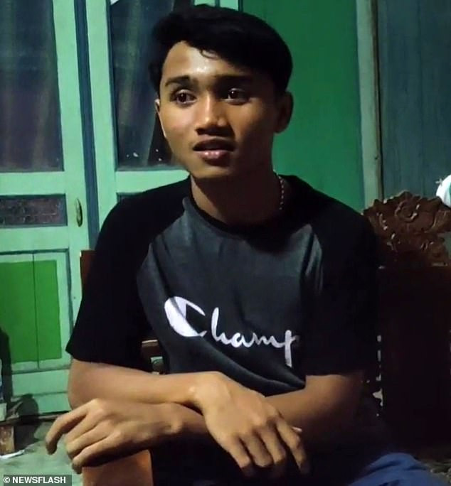 Ervan Wahyu Anjasworo sinh ra ở huyện Sragen, tỉnh Trung Java, Indonesia.