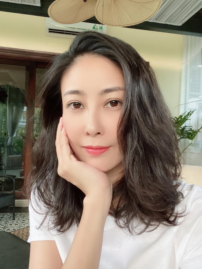 Không chỉ có hôn nhân đẹp như mơ, khối tài sản kếch xù của cựu Hoa hậu Việt Nam cũng khiến bao người phải trầm trồ vì nhan sắc cứ lão hóa ngược.