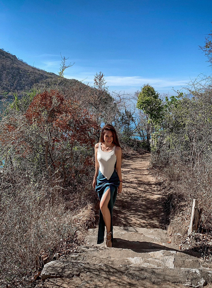 Dù đã bước sang tuổi 35 và từng 4 lần mang thai, nhưng Minh Hà – bà xã Lý Hải vẫn giữ được diện mạo trẻ trung khiến nhiều ngườighen tỵ.