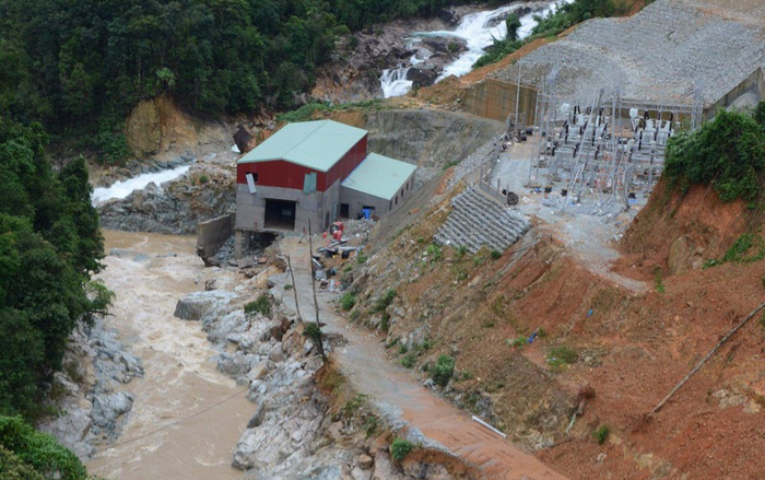 Đất đá vùi lấp mọi thứ tại hiện trường xảy ra sự cố sạt lở Thủy điện Rào Trăng 3 Ảnh 2