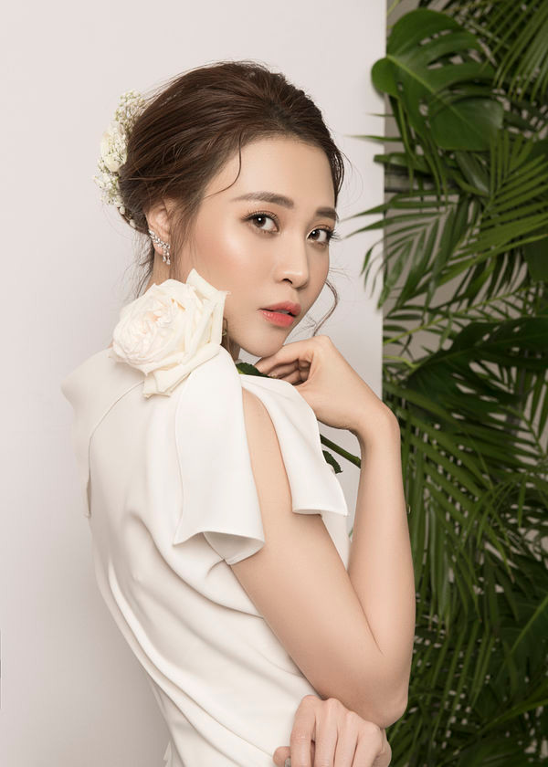 Cô nàng là một người đẹp kín tiếng, ít thị phi