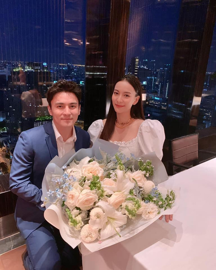 10 cặp nghệ sĩ đang yêu nhau mặn nồng trong làng giải trí xứ chùa Vàng Ảnh 21