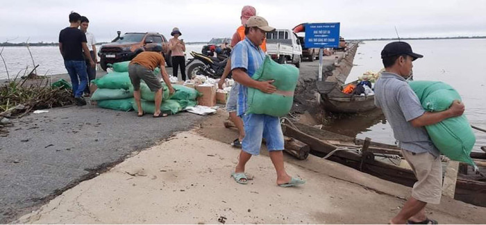 Thúy Diễm quyên góp được 481 triệu đồng sau 2 ngày kêu gọi để ủng hộ đồng bào miền Trung Ảnh 7