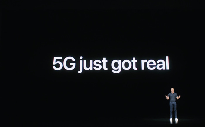 Có lẽ, câu 'cà khịa' “công nghệ 5G bây giờ mới trở thành hiện thực” sẽ khiến cho các hãng Android cảm thấy 'nóng' mặt. (Ảnh: Apple)