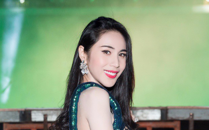 Thủy Tiên từng gây tranh cãi vì váy áo táo bạo từ sân khấu tới thảm đỏ, Công Vinh chưa một lần khó chịu Ảnh 2