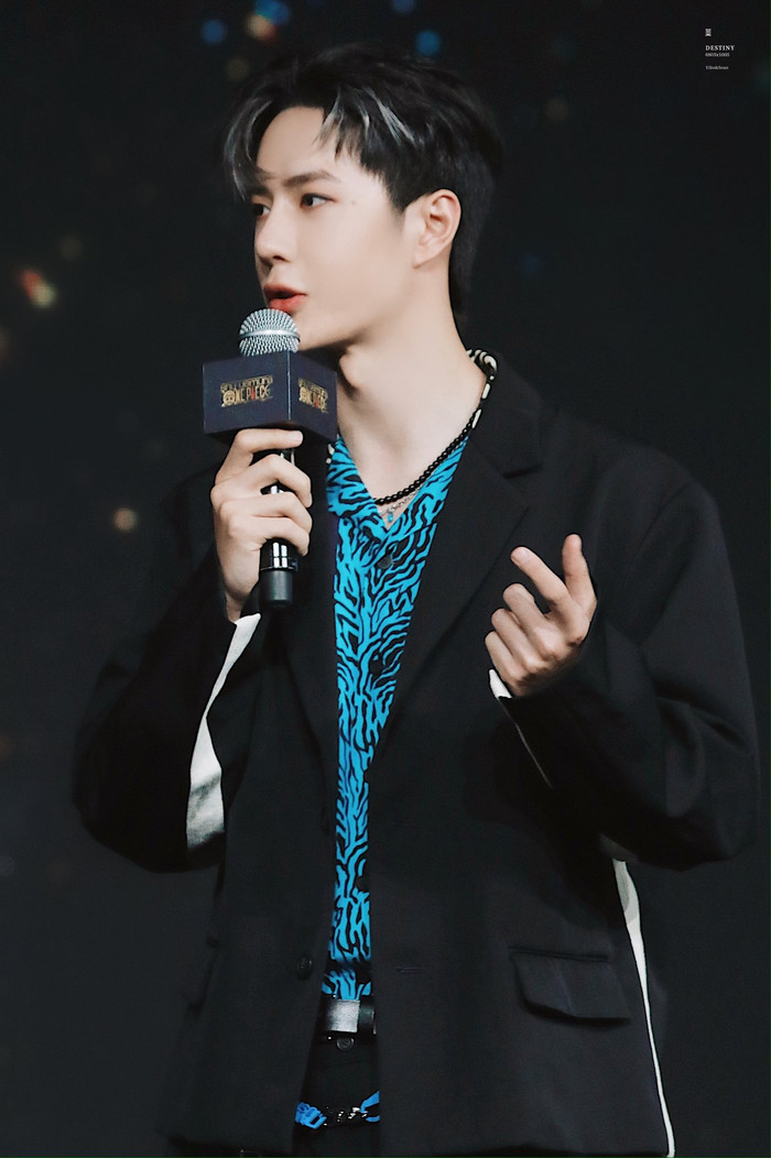 Hành trình trưởng thành của Vương Nhất Bác: Thức uống là minh chứng của thời gian Ảnh 10