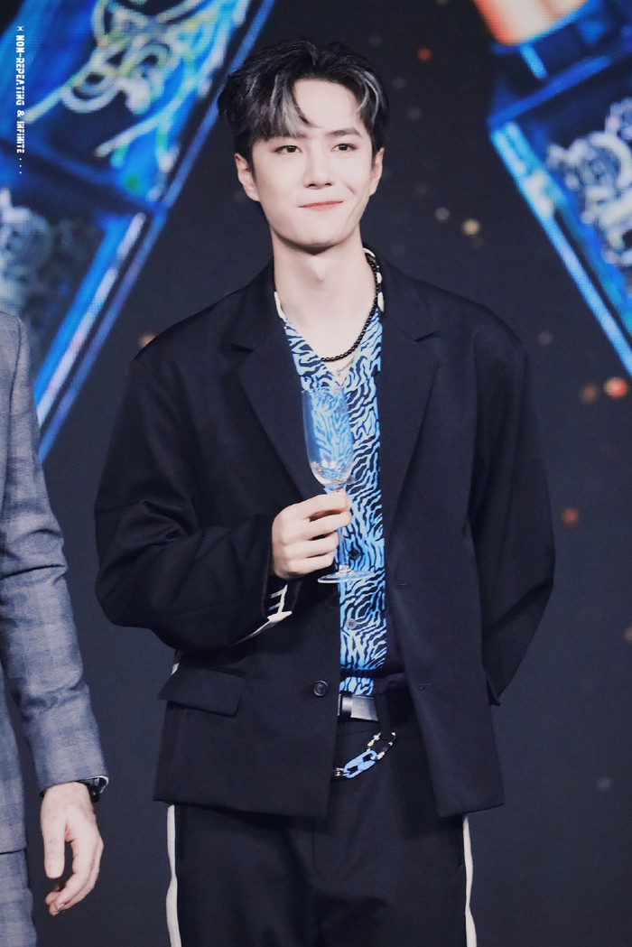 Hành trình trưởng thành của Vương Nhất Bác: Thức uống là minh chứng của thời gian Ảnh 15