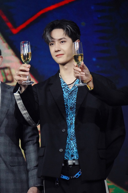 Hành trình trưởng thành của Vương Nhất Bác: Thức uống là minh chứng của thời gian Ảnh 7