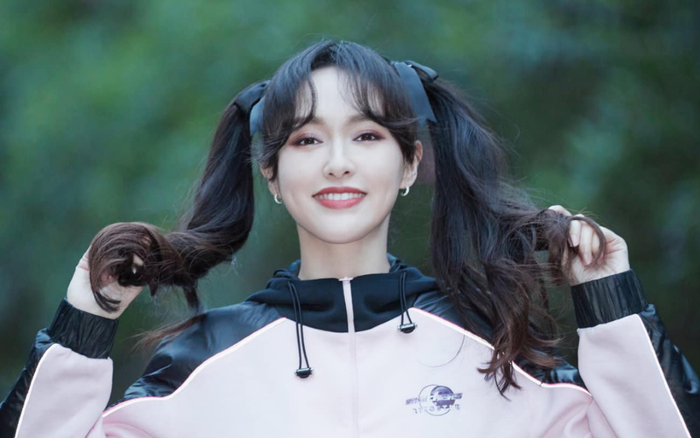 Đường Yên 'cưa sừng làm nghé' buộc tóc 2 chùm đi sự kiện nhưng bị dân mạng chê thê thảm Ảnh 2