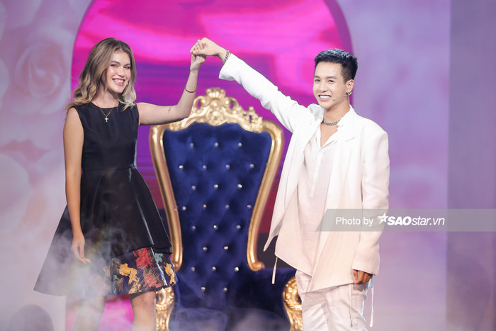 H'Hen Niê - Hồ Lệ Thu 'bắt mạch' cảm xúc tinh tế se nên duyên hồng cho 2 cặp đôi Chân ái 'tài sắc vẹn toàn' Ảnh 10