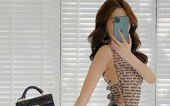 Ngọc Trinh là sao Việt sắm iPhone 12 đầu tiên, cho biết đang đợi hàng về để 'đập hộp' Ảnh 2