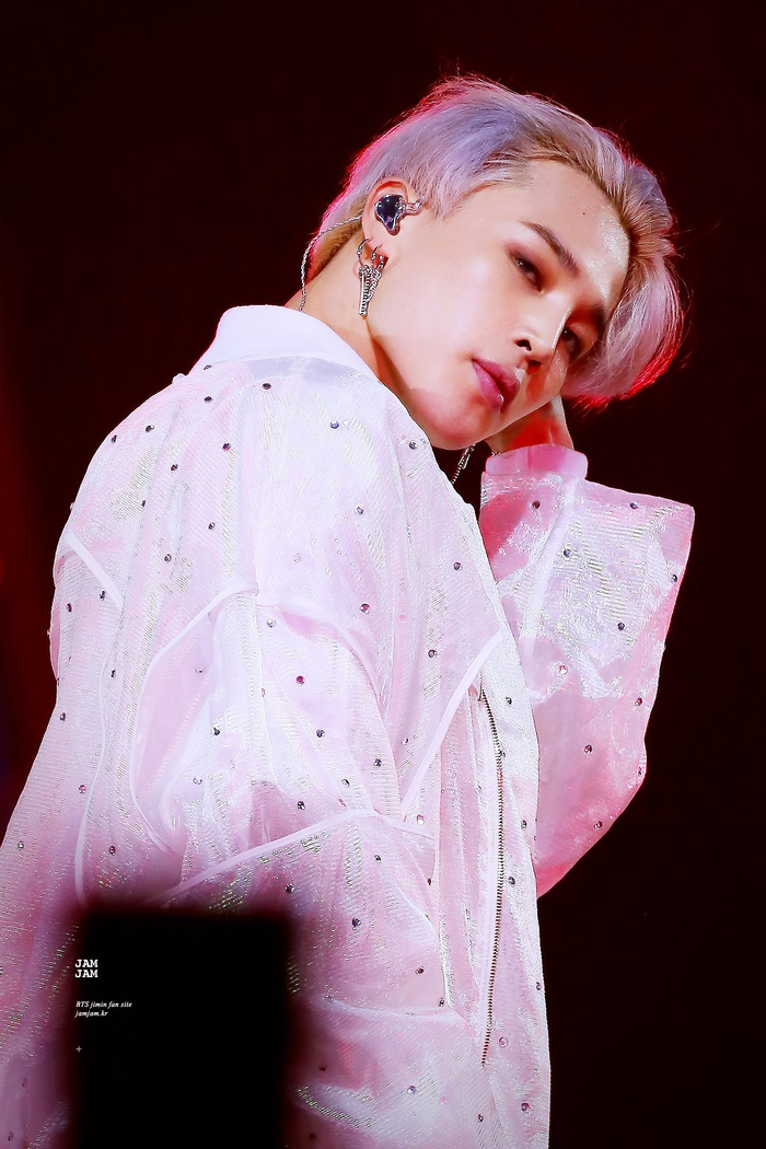 Jimin trụ hạng nhất 22 tháng liên tiếp.