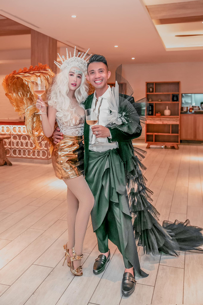Vợ chồng đại gia Minh Nhựa kỉ niệm ngày cưới 'đơn giản', cộng đồng mạng thắc mắc: Lễ hội hoá trang hay gì? Ảnh 4