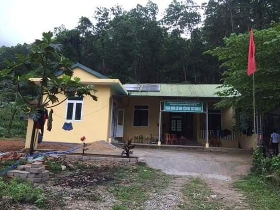 Trạm bảo vệ rừng tiểu khu 67 trước khi bị sạt lở. Ảnh: Báo Giao thông