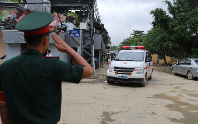 Sáng mai (18/10), tổ chức lễ tang cho 13 liệt sĩ hy sinh trong quá trình cứu hộ cứu nạn tại Rào Trăng 3 Ảnh 2