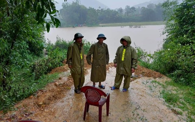 Qua đập tràn để mua lương thực, người đàn ông ở Nghệ An bị nước lũ cuốn trôi Ảnh 2