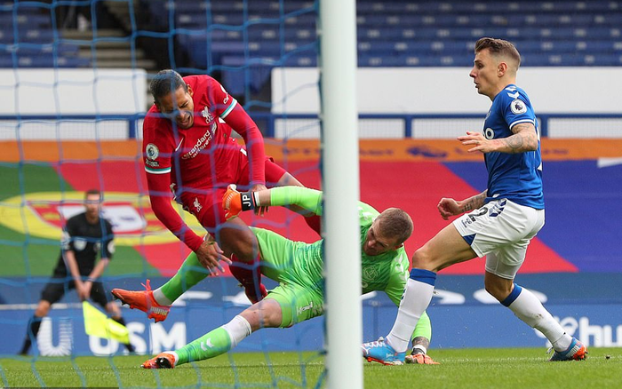 Everton 2-2 Liverpool: Chấn thương, thẻ đỏ và VAR trong trận derby kịch tính Ảnh 2