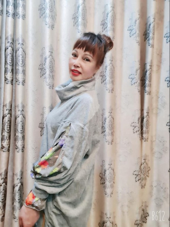 Ngỡ ngàng với nhan sắc 'cô dâu 62 tuổi' sau khi chạy vật lí trị liệu vì biến chứng thẩm mỹ Ảnh 8