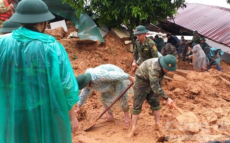 Tìm thấy 3 thi thể đầu tiên trong vụ sạt lở ở sư đoàn 337 Ảnh 2